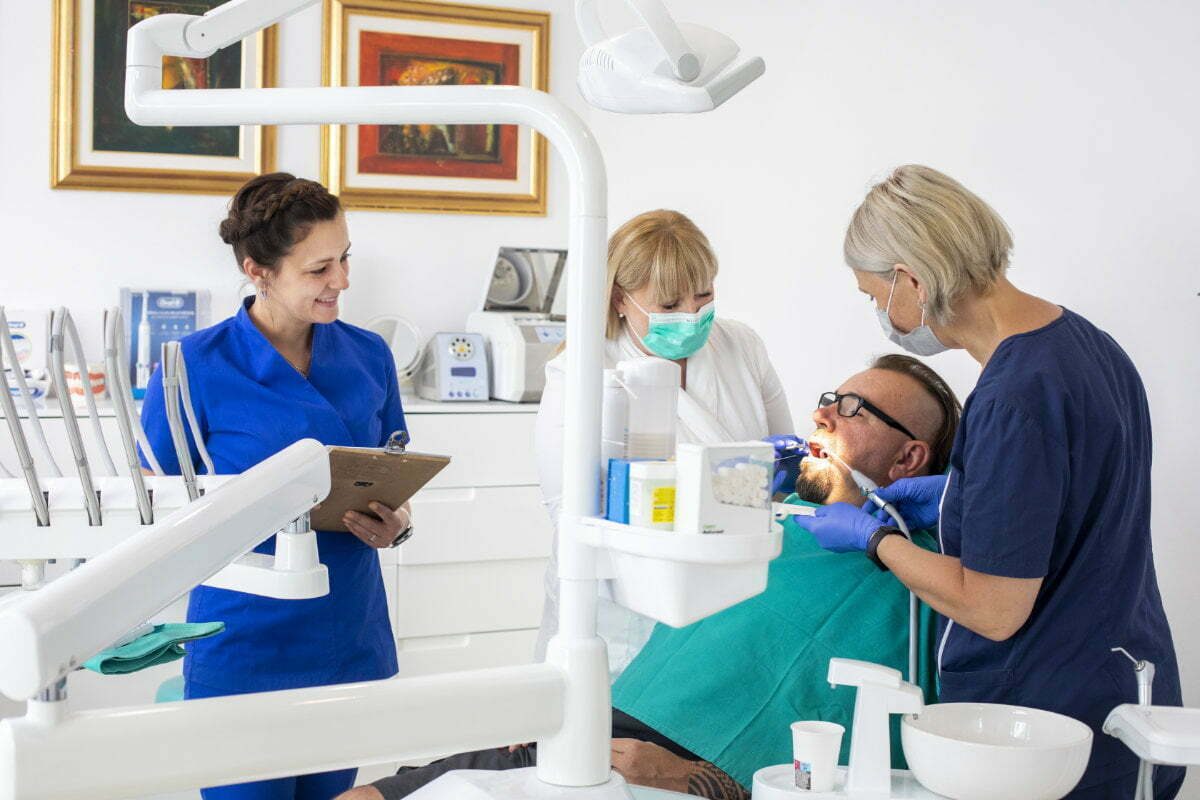 Stomatološki pregled u dentalnom studiju SPADENT u Zagrebu